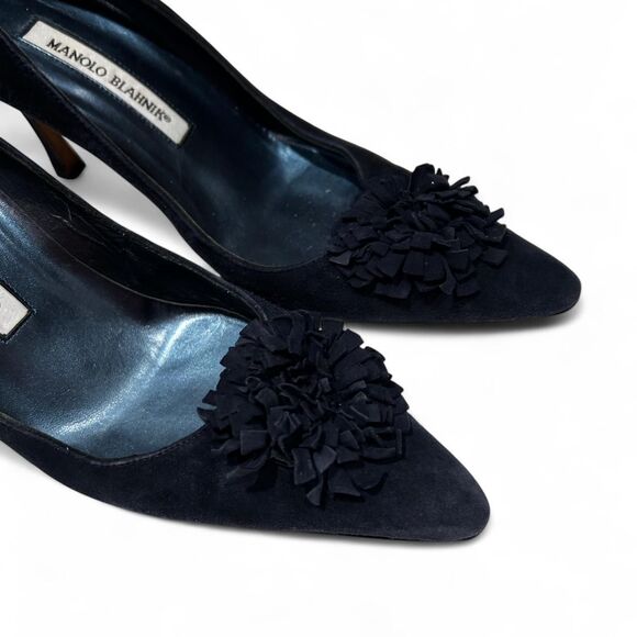 Manolo Blahnik Navy Suede pumps - Picture 2 of 5